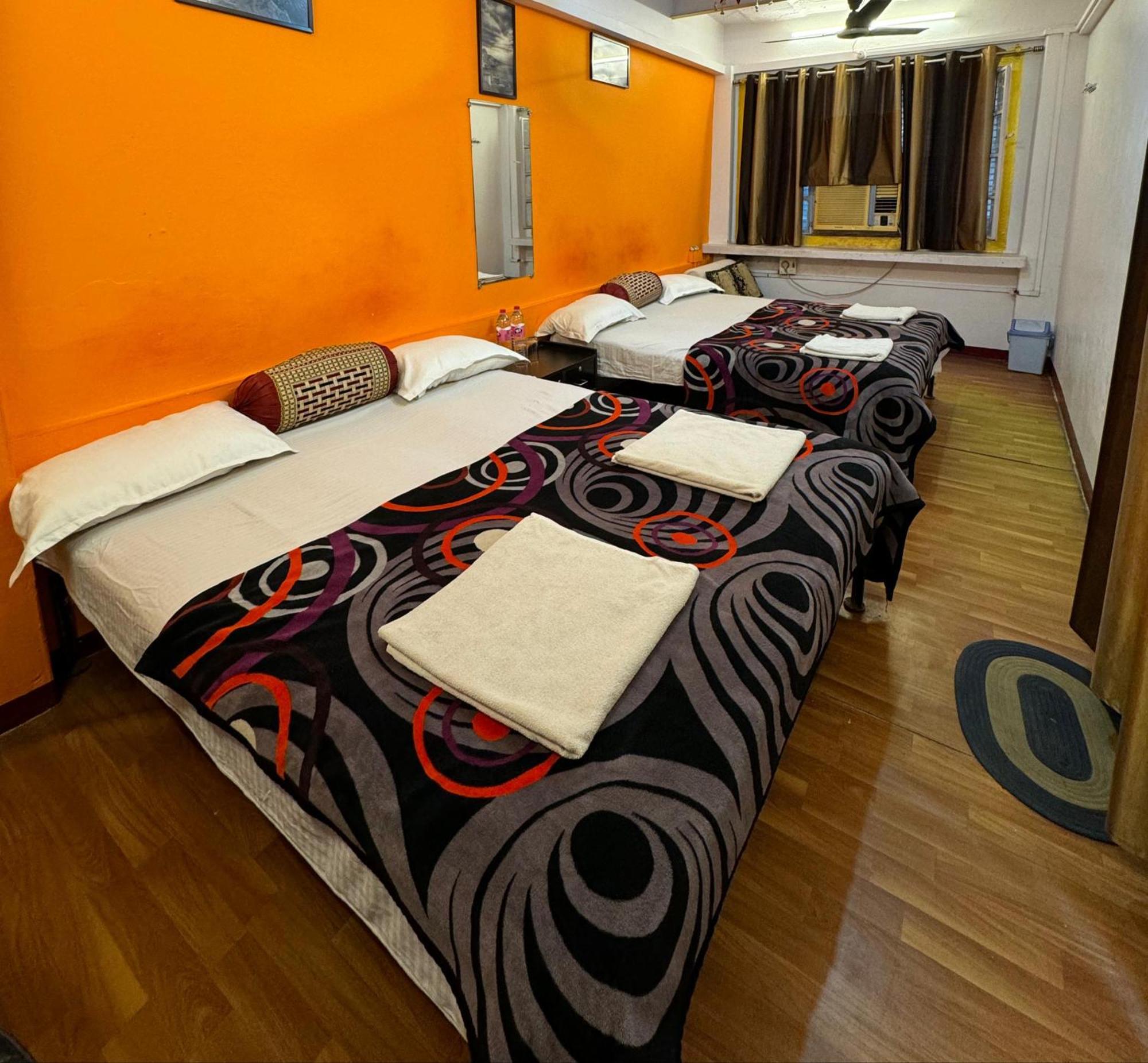 The Golden Lodge Варанаси Екстериор снимка